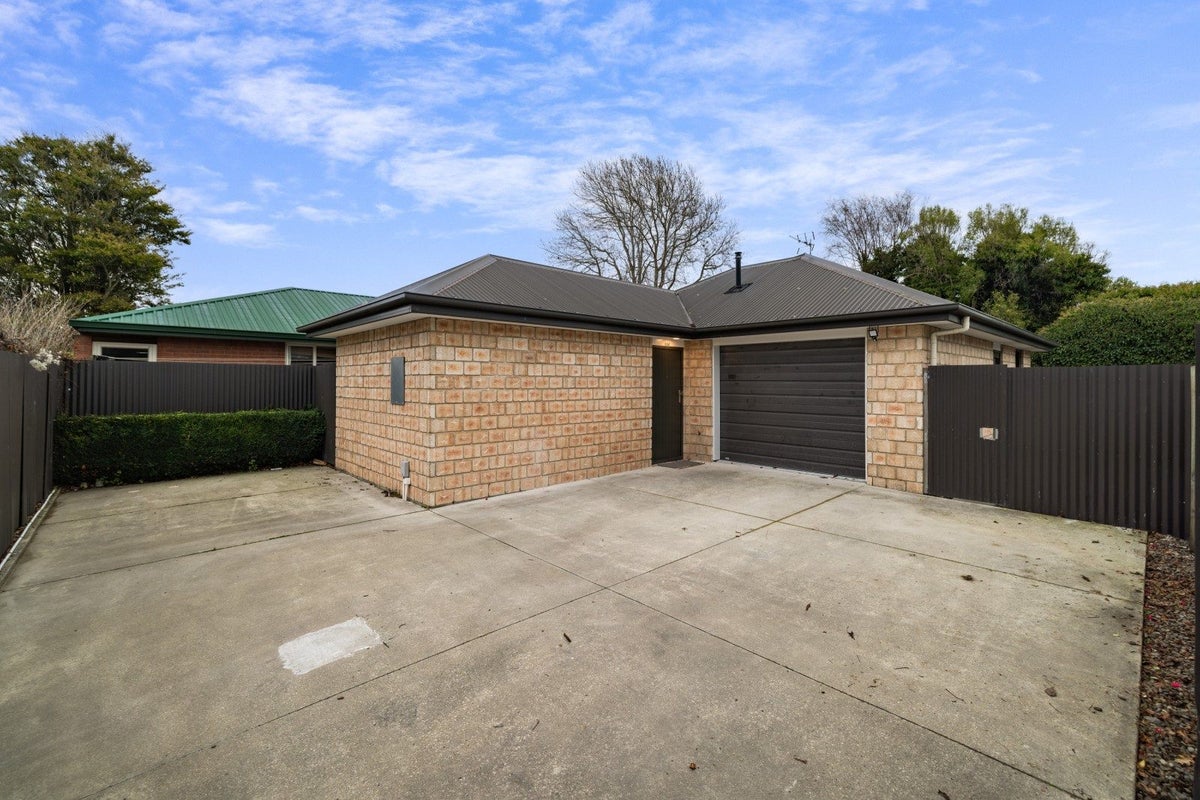 65C Cleveland Street, Edgeware, Christchurch - Carousel 13