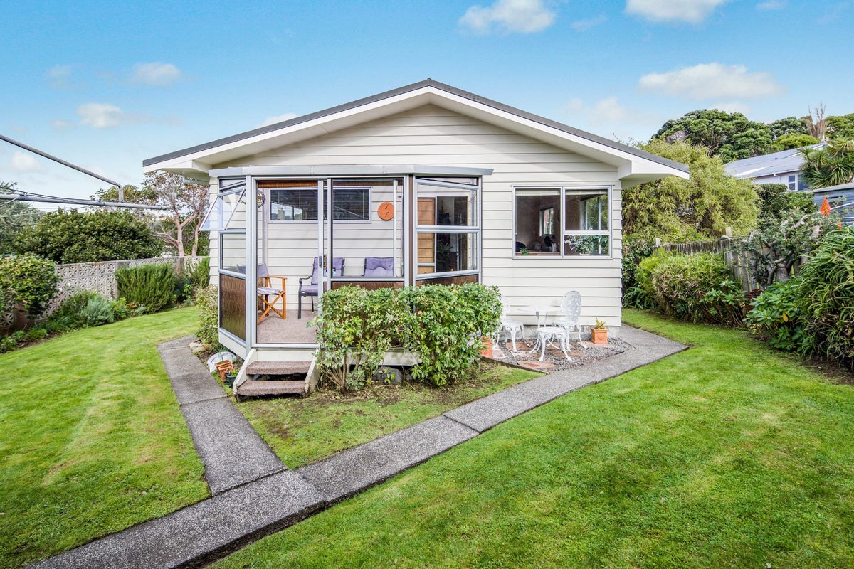 18A Manuka Street, Miramar, Wellington - Carousel 2