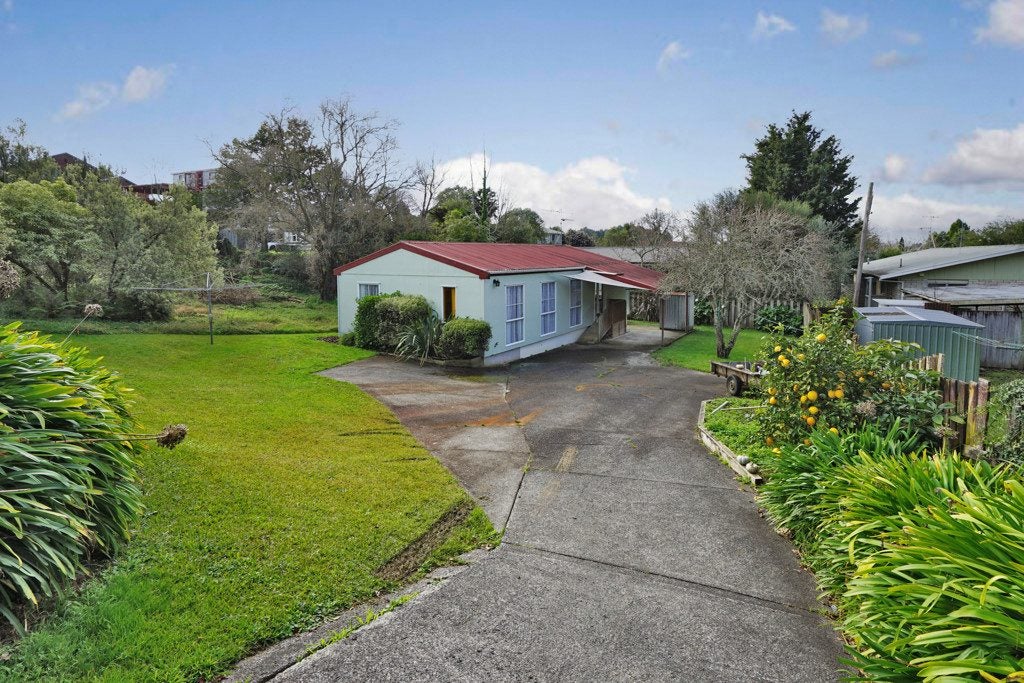 199A Cambridge Road, Hillcrest, Hamilton - Carousel 1
