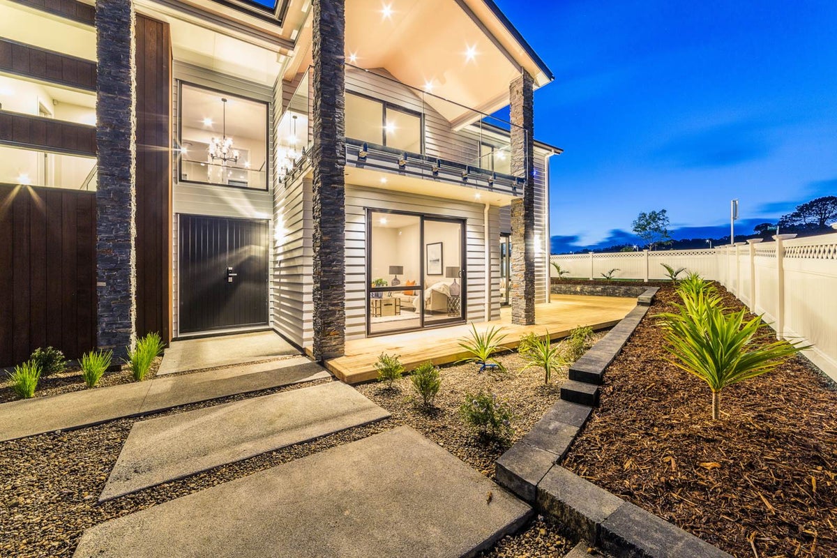 68 Mettam Drive, Swanson, Auckland - Carousel 1