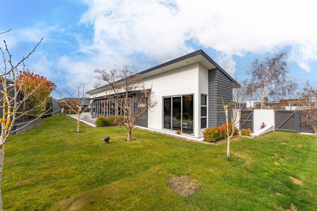 2 Meadowstone Street, Gleniti, Timaru - Carousel 2