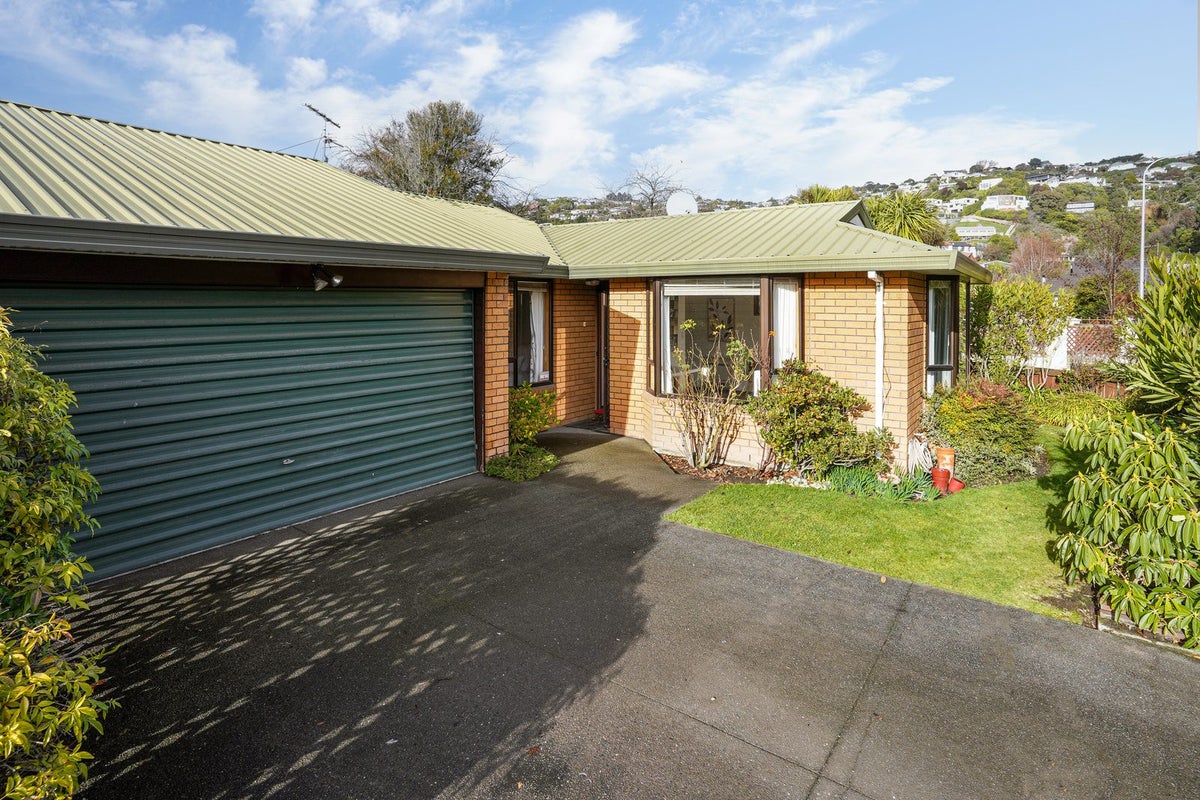 1/7 Torvill and Dean Lane, Cashmere, Christchurch - Carousel 1