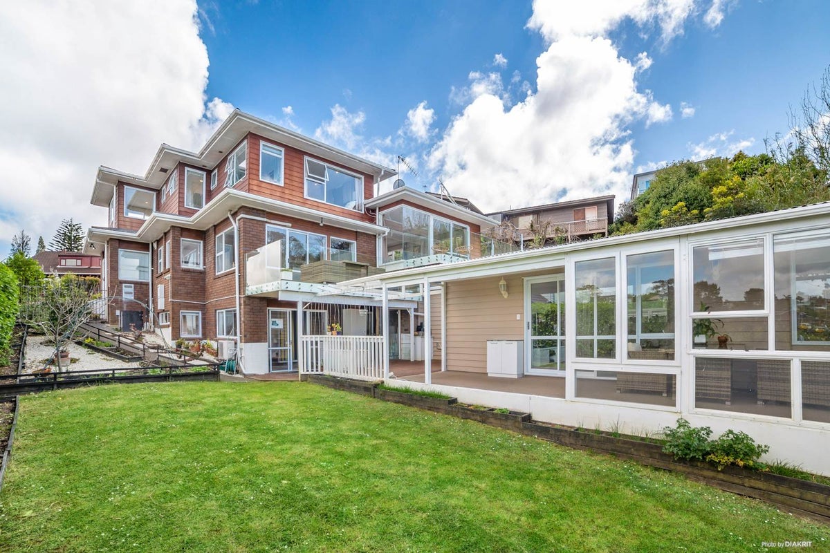 6 Wisteria Way, Mairangi Bay, Auckland - Carousel 2