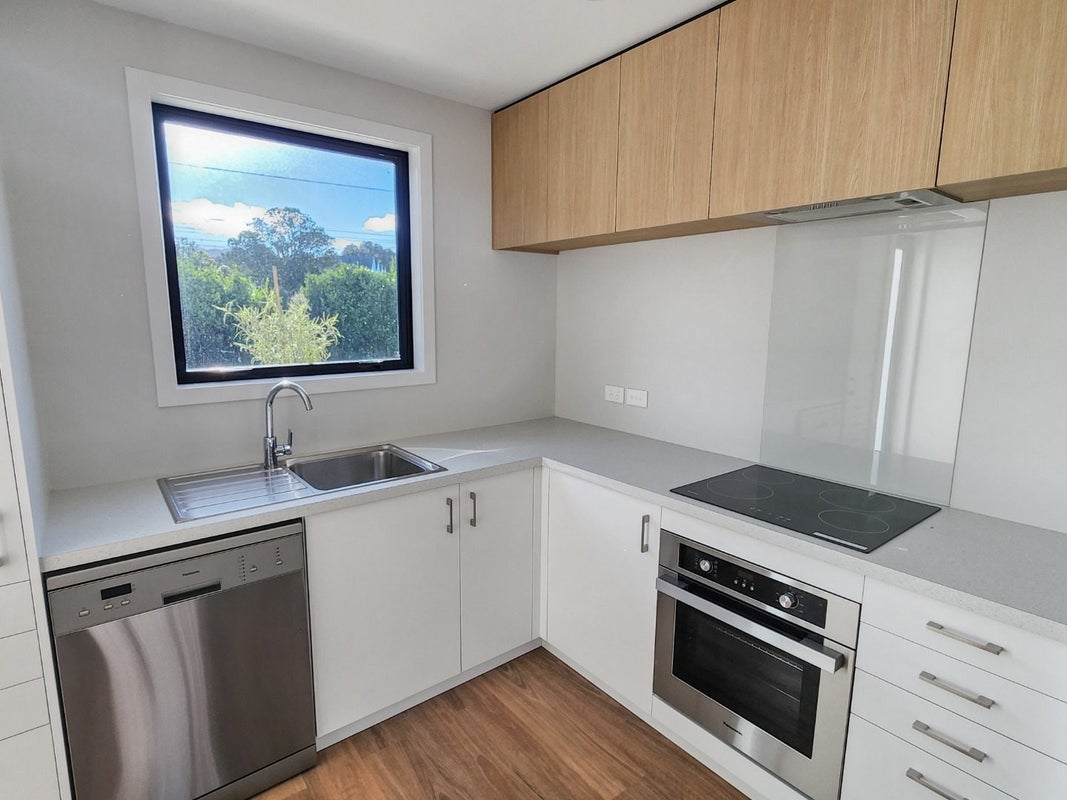 2/130 Cambridge Terrace, Fairfield, Lower Hutt - Carousel 2
