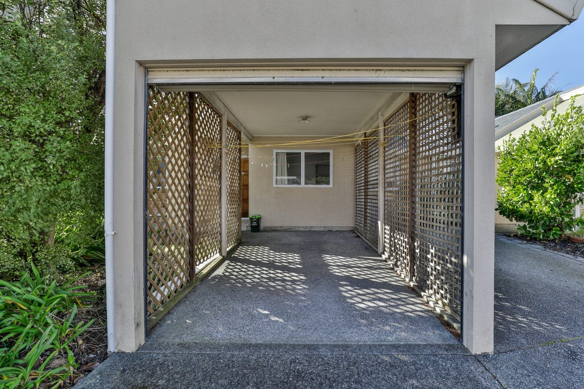 11 Central Park Drive, Te Atatu South, Auckland - Carousel 11