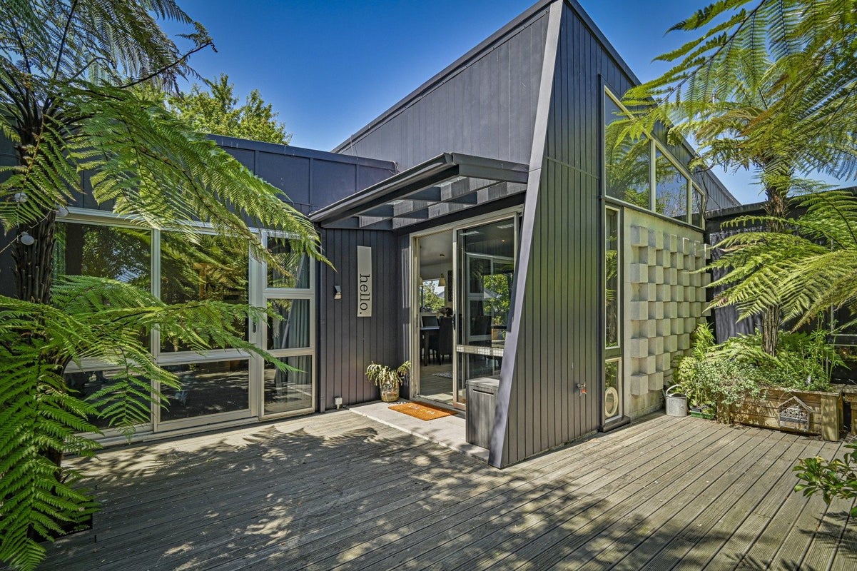 104B Davis Street, Saint Leonards, Hastings - Carousel 1