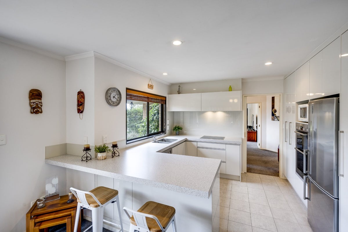 2 Mission Road, Greenmeadows, Napier - Carousel 1
