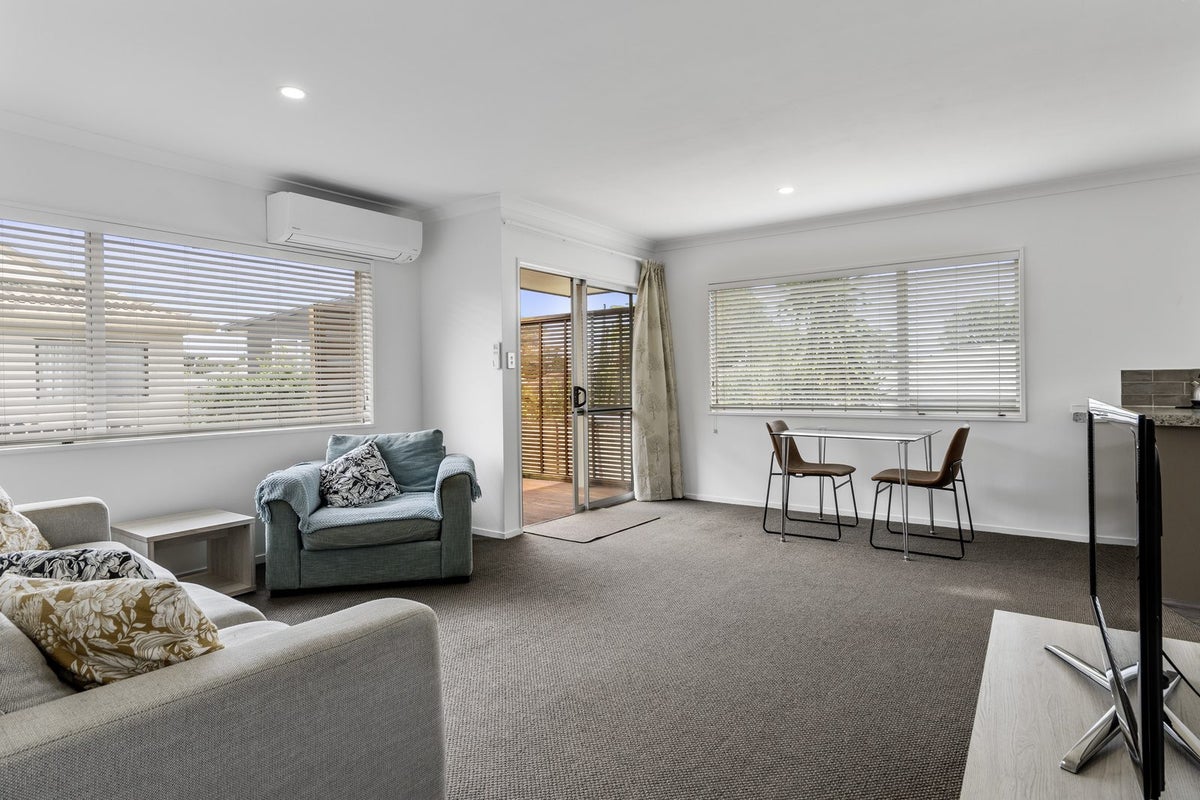 5B Highfield Crescent, Brookfield, Tauranga - Carousel 2