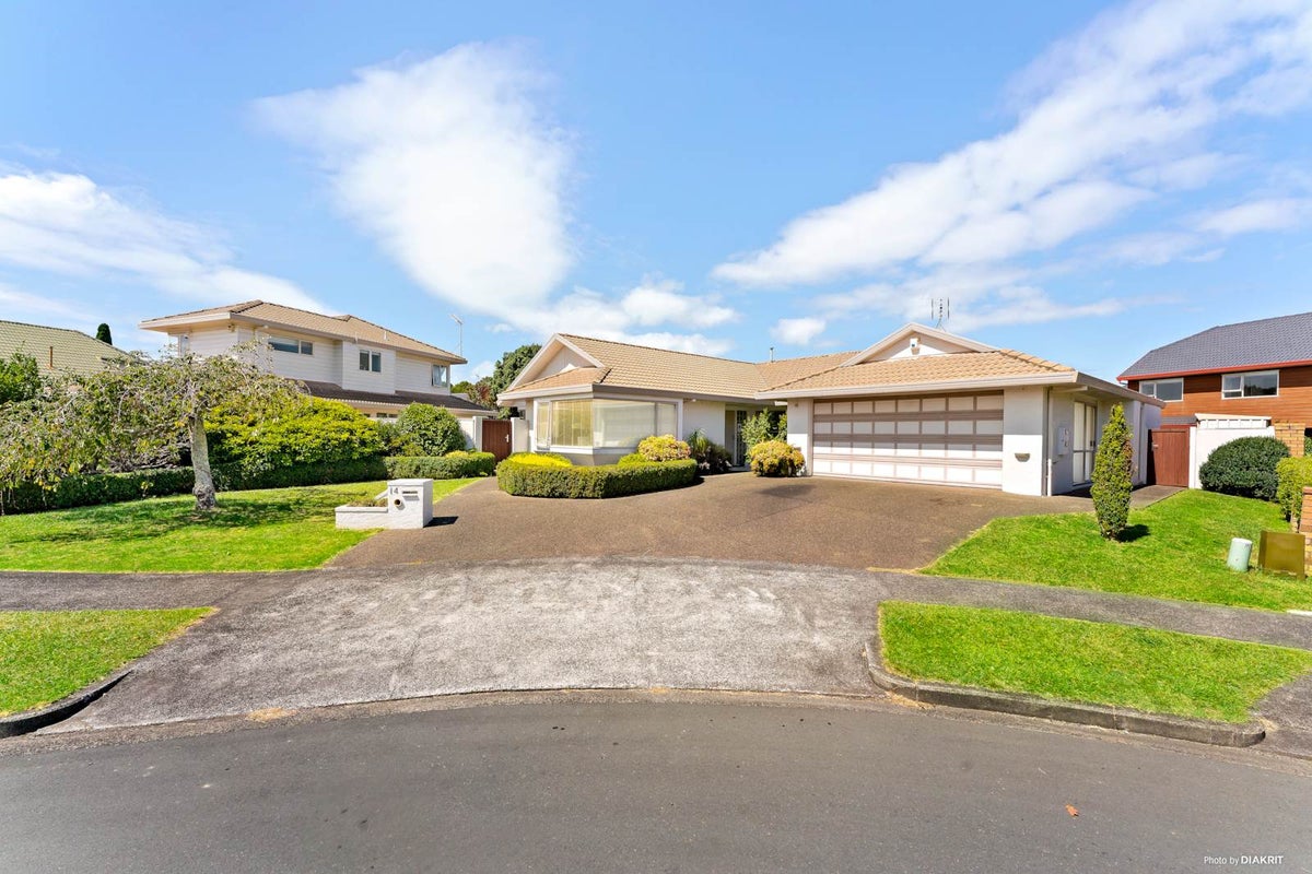 14 Driscoll Place, Farm Cove, Auckland - Carousel 1