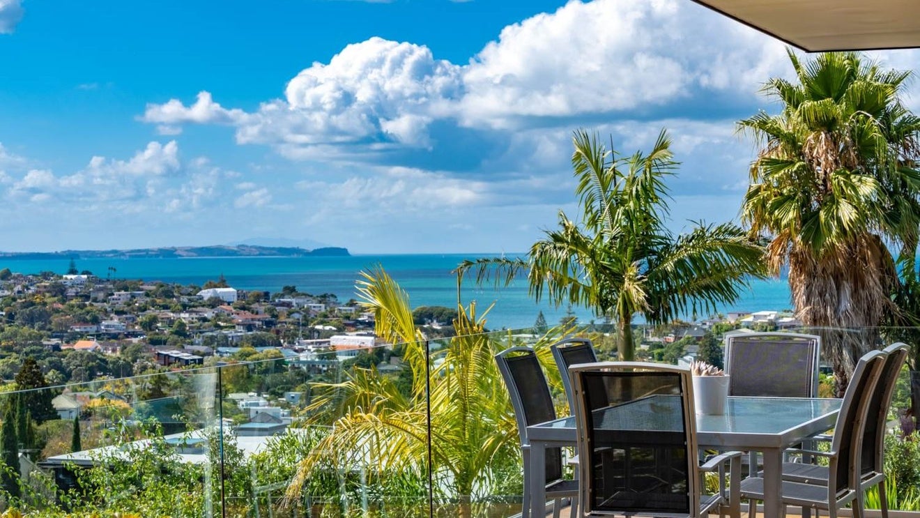 2/171 Kowhai Road, Mairangi Bay, Auckland - Carousel 1
