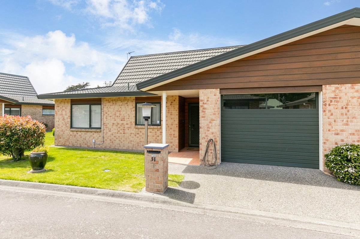 31/42 Main Road, Tawa, Wellington - Carousel 1
