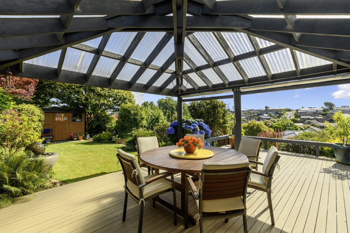 6 Rochester Place, Bethlehem, Tauranga - Carousel 2