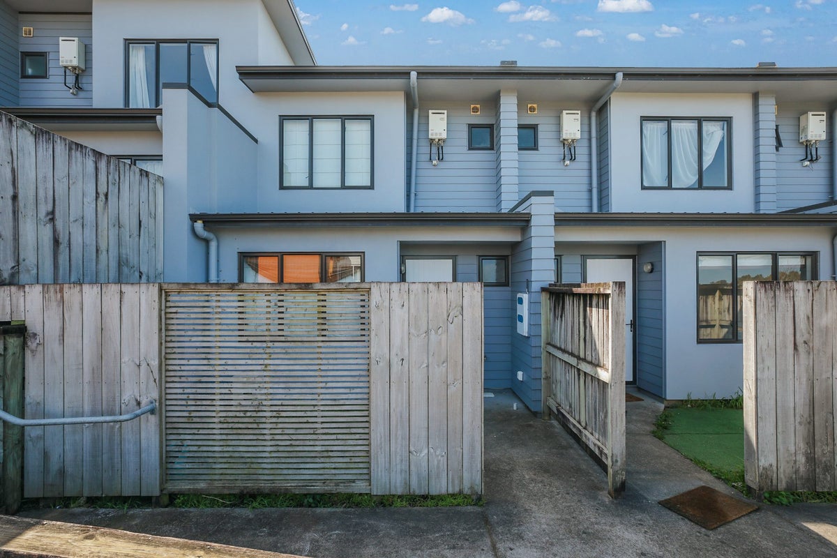 1C O'Donoghue Street, Hillcrest, Hamilton - Carousel 1
