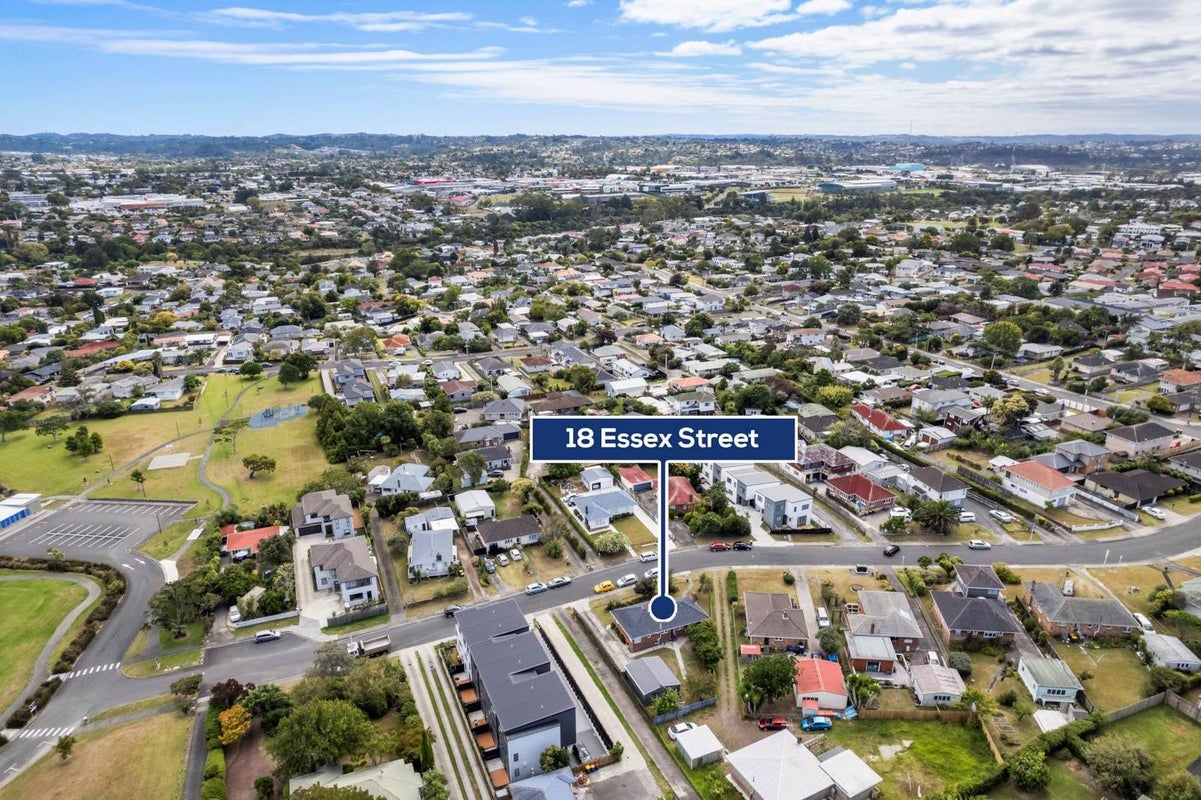 18 Essex Street, Te Atatu South, Waitakere City, Auckland - Carousel 24