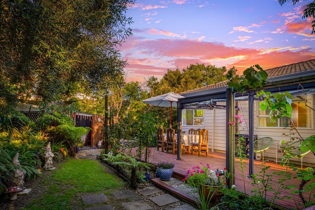 3 Garcia Place, West Harbour, Auckland - Carousel 2