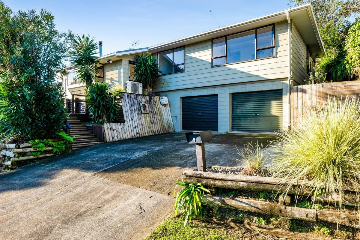 5 HOBART DRIVE, Spotswood, New Plymouth - Carousel 1