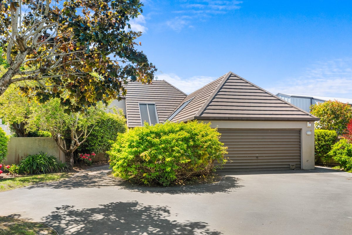 11 Brockhall Lane, Avonhead, Christchurch - Carousel 2