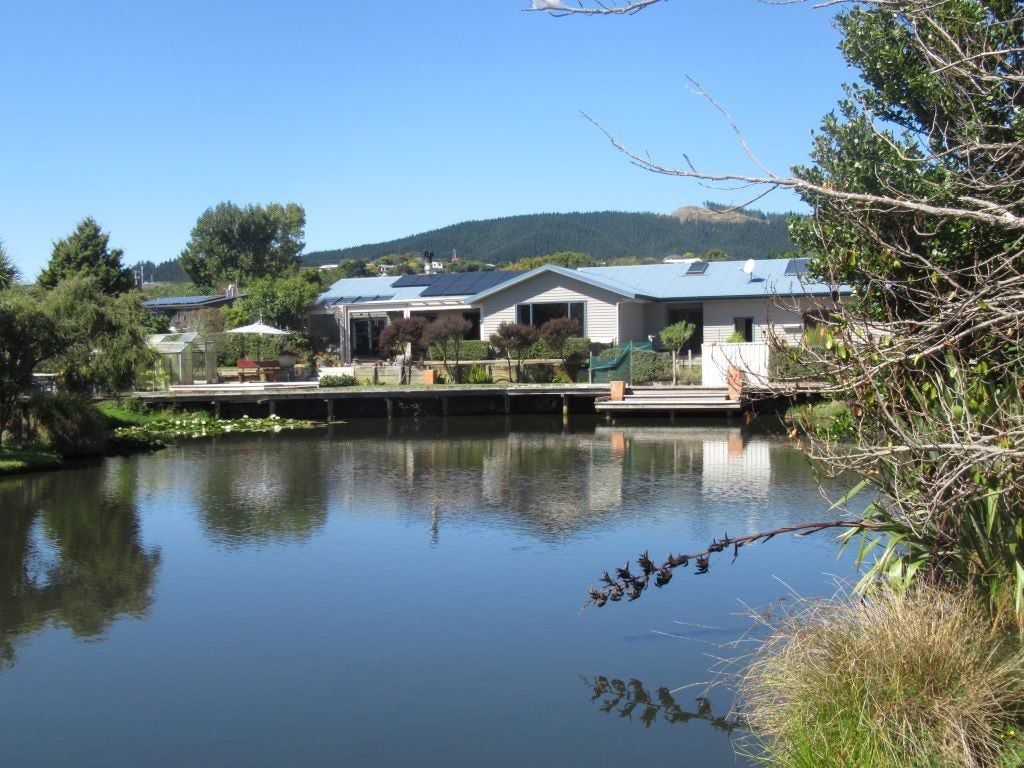 3 Moss Lane, Raumati Beach, Paraparaumu - Carousel 1