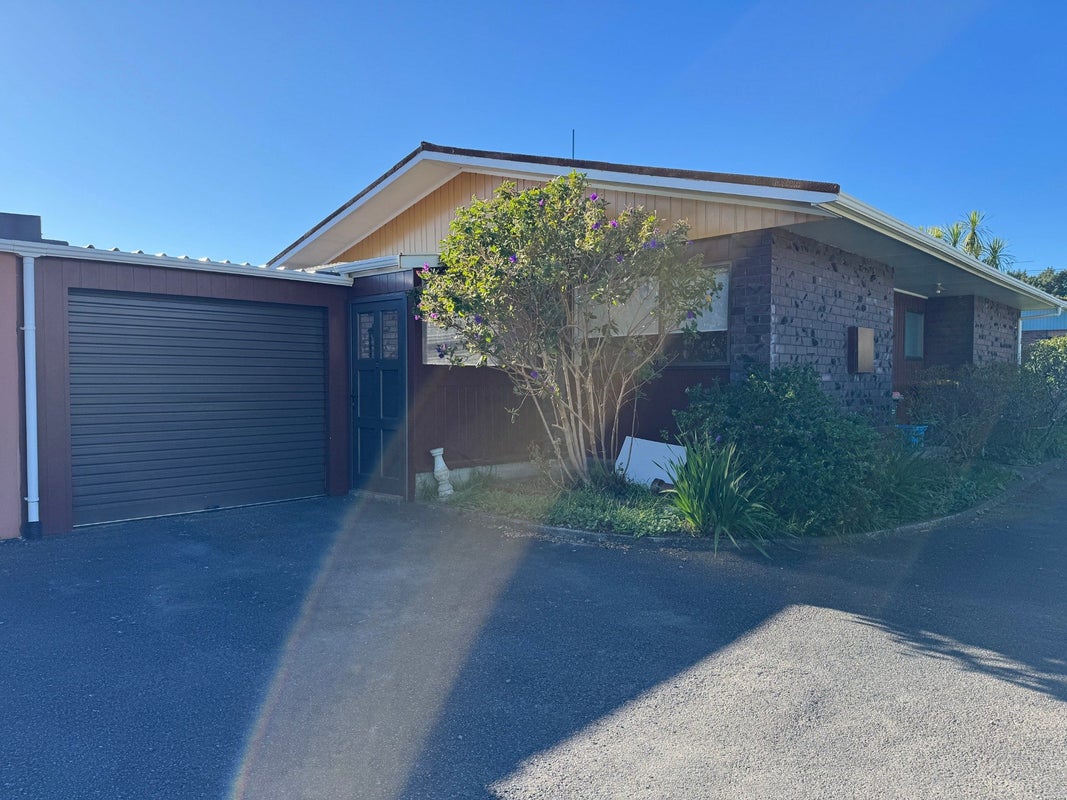 2/145 Tukapa Street, Westown, New Plymouth - Carousel 10