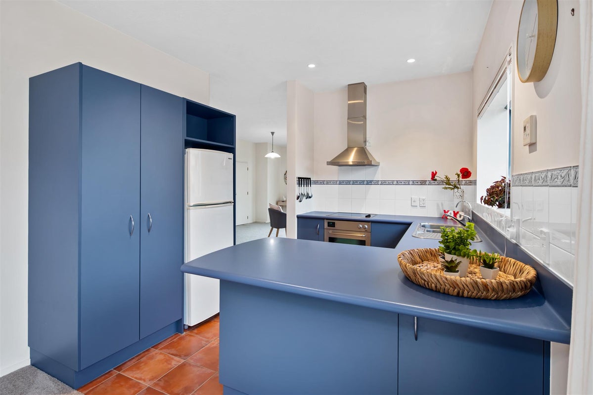 13 Ring Lane, Paparangi, Wellington - Carousel 2