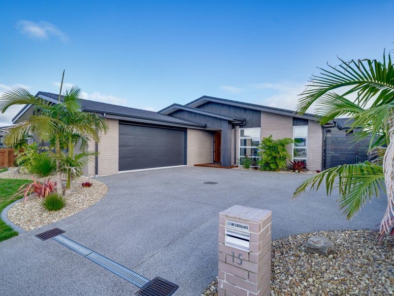 15 Drabble Crescent, Papamoa Beach, Papamoa - Carousel 1