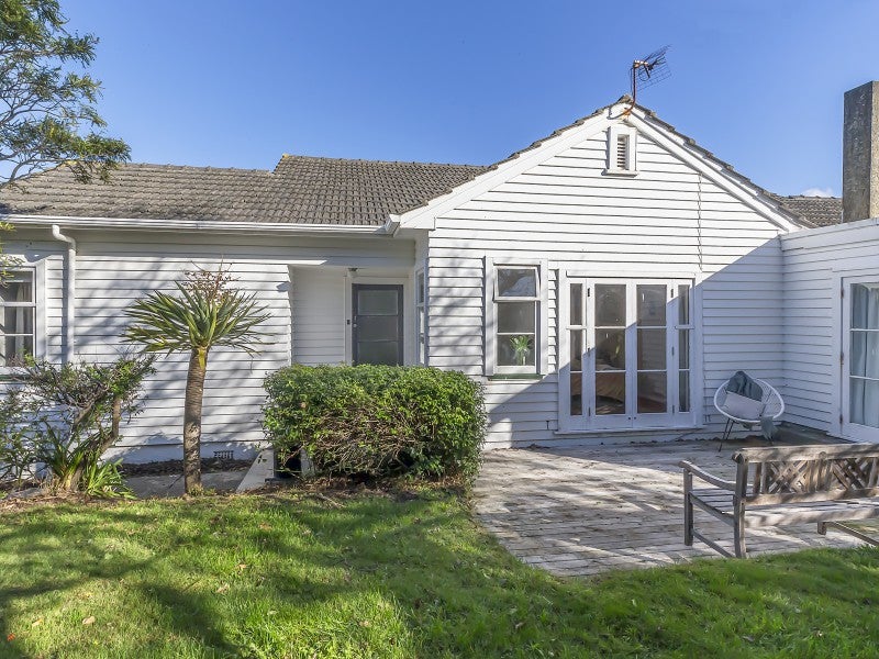 15A Tio Tio Road, Miramar, Wellington - Carousel 1