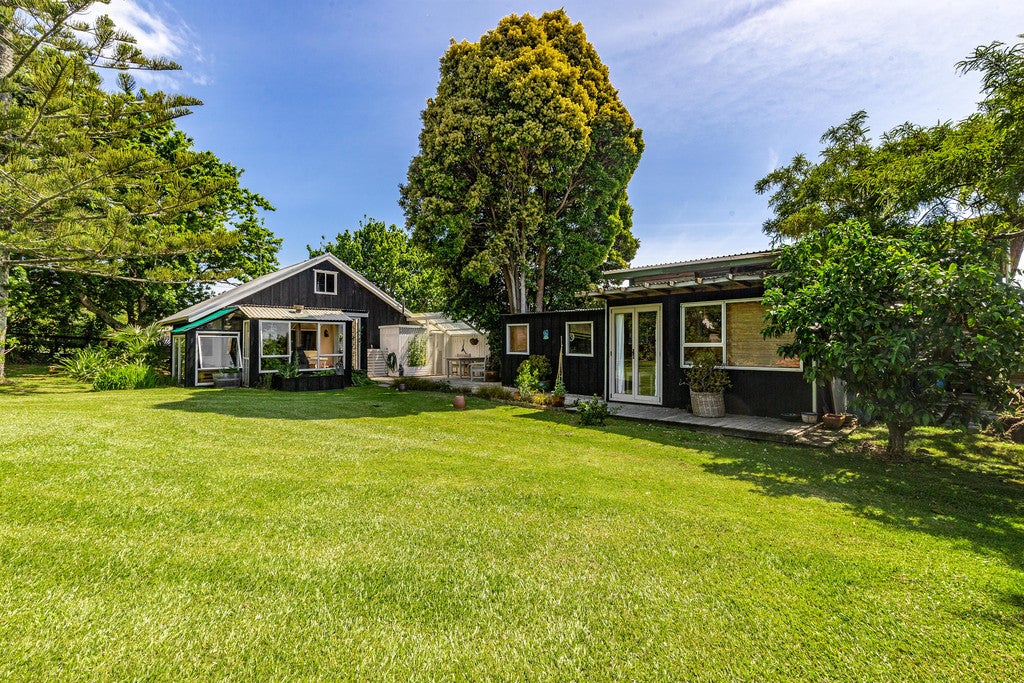 46 Onetangi Road, Onetangi, Waiheke Island - Carousel 1
