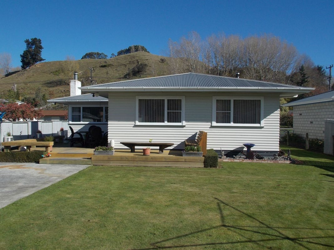 16 Ongo Road, Hunterville - Carousel 1