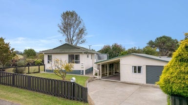2 Landscape Drive, Ngongotaha, Rotorua - Carousel 1