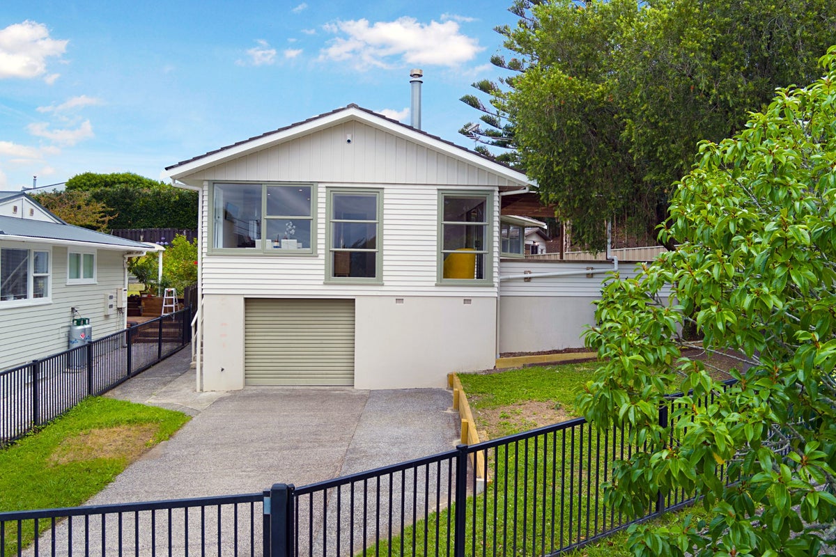 14 Pasteur Place, New Windsor, Auckland City, Auckland - Carousel 2