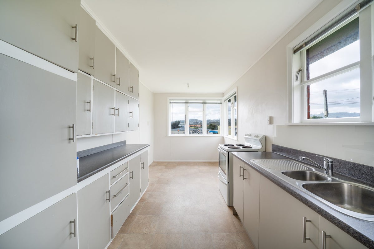 2 Hukatai Street, Elsdon, Porirua - Carousel 2