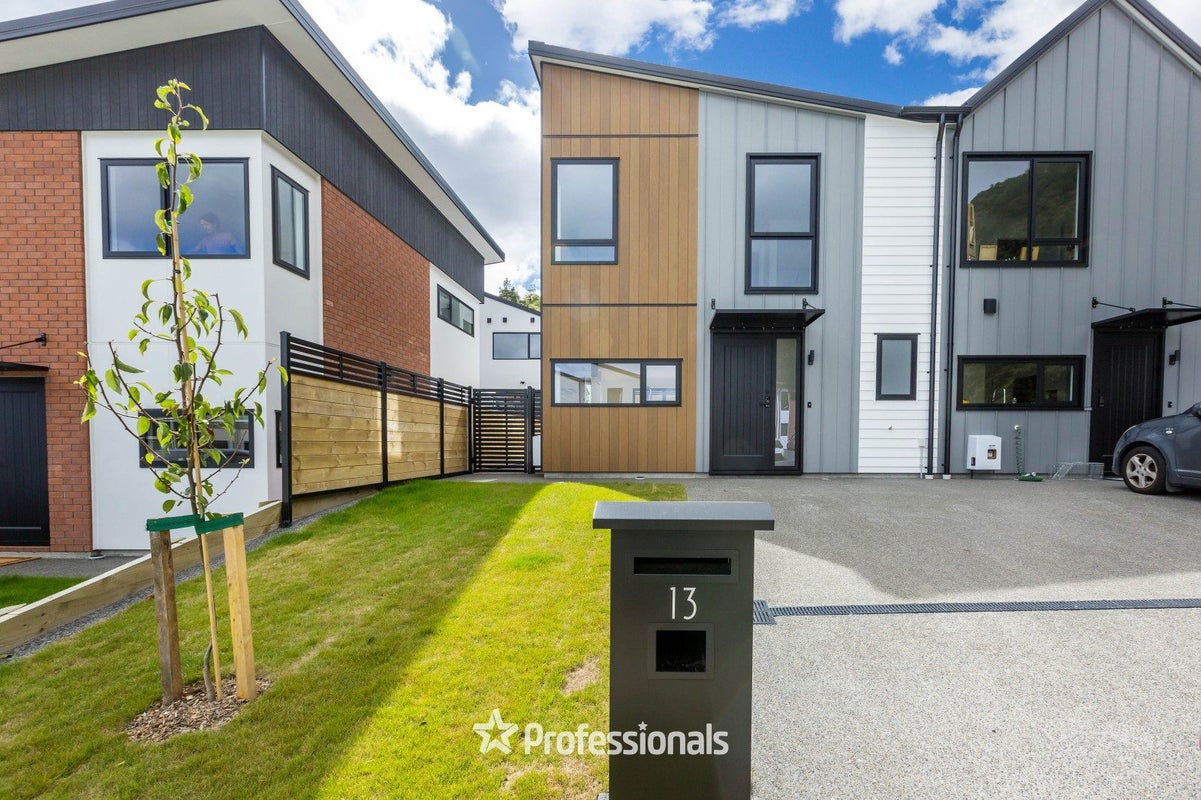 13 Dovey Katene Horvath Street, Wallaceville, Upper Hutt - Carousel 1