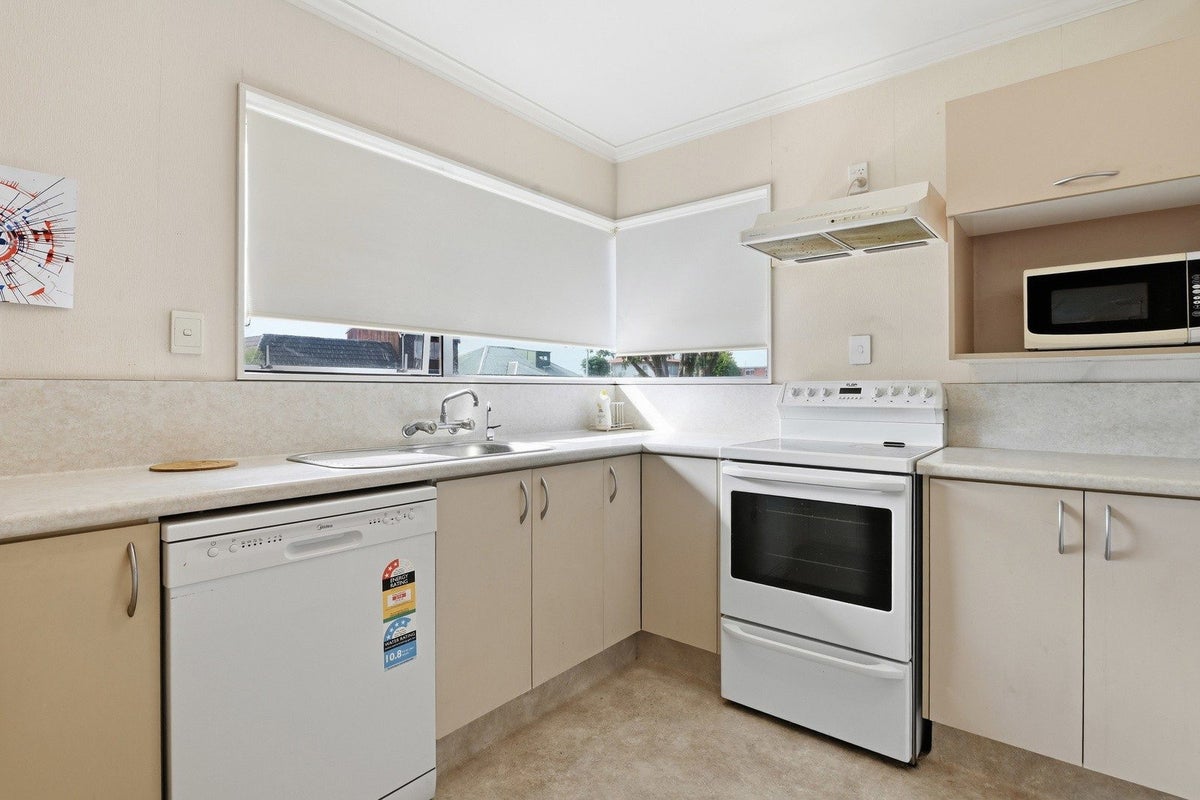 28A Grey Street, Glenholme, Rotorua - Carousel 2