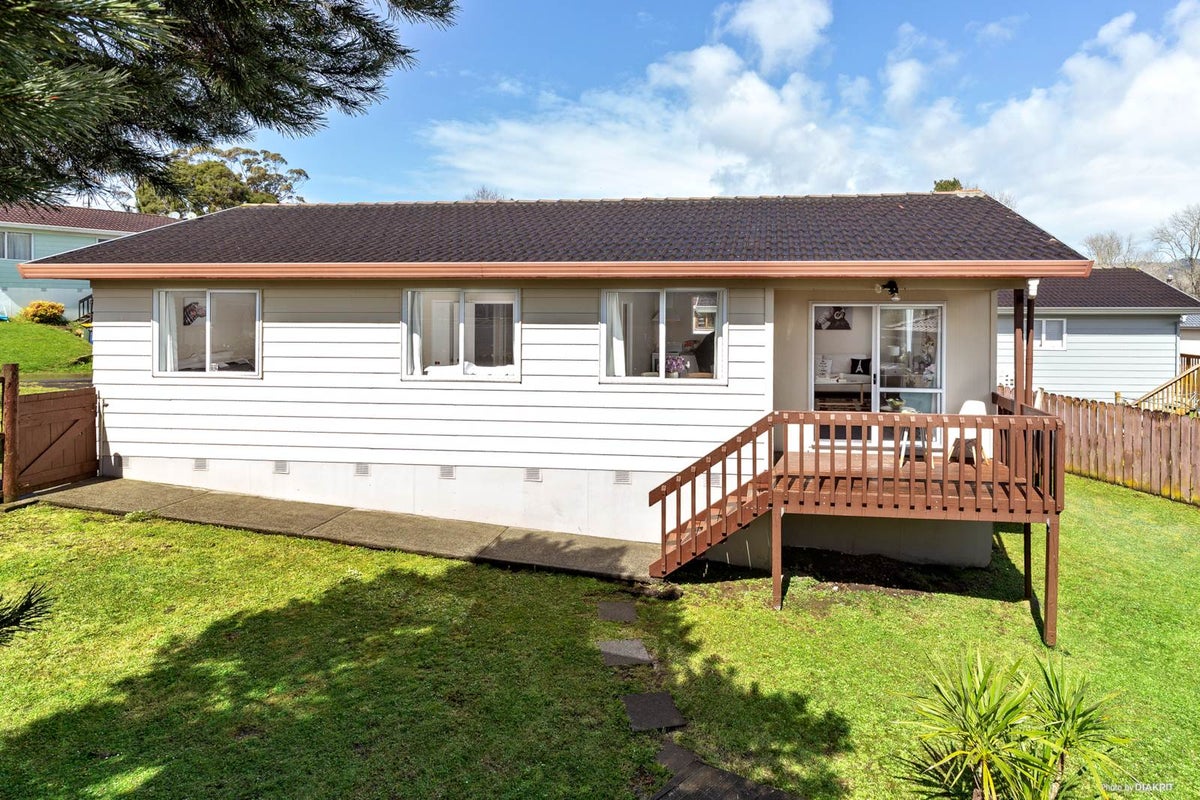1/10 Borich Road, Sunnyvale, Auckland - Carousel 2