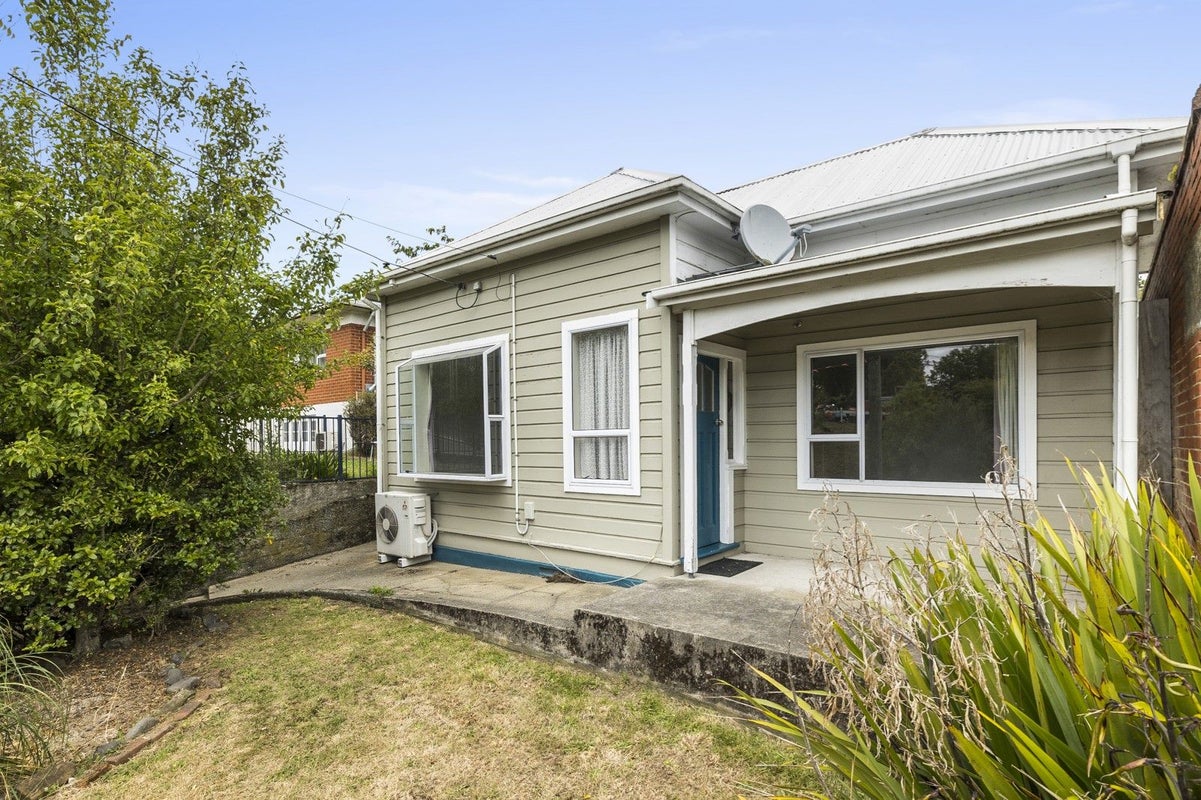 24 Blacks Road, North East Valley, Dunedin - Carousel 1