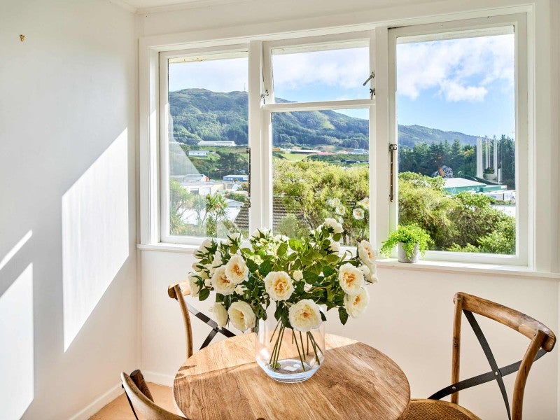 83 Bell Street, Tawa, Wellington - Carousel 1