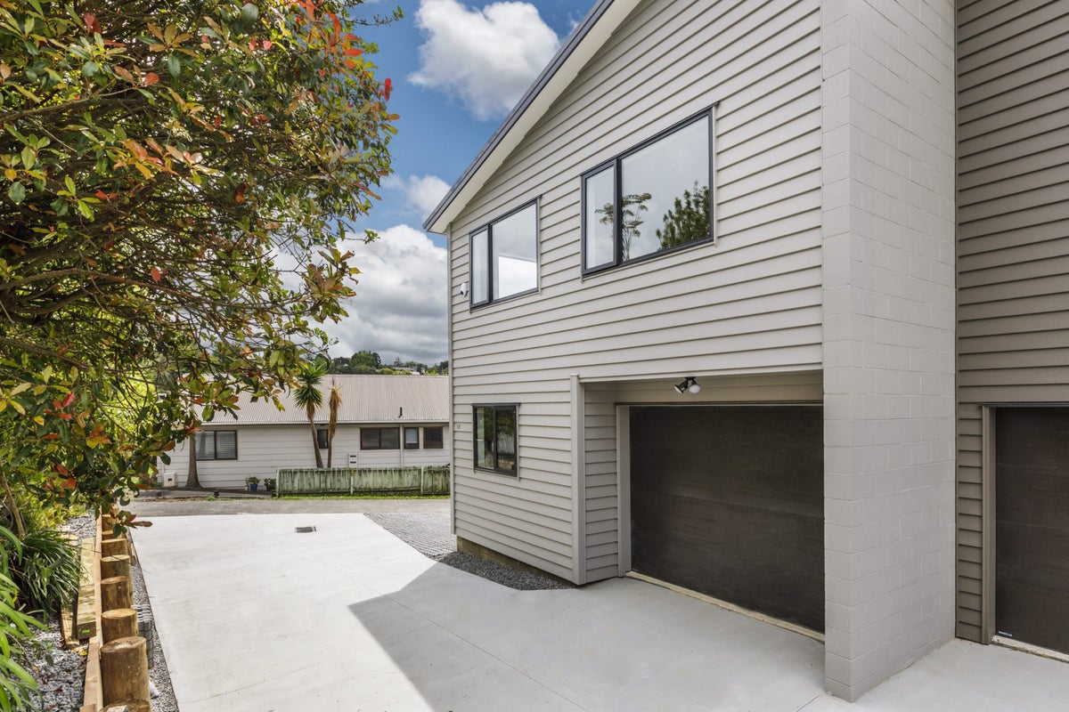 10A Neilon Place, Northcross, Auckland - Carousel 1