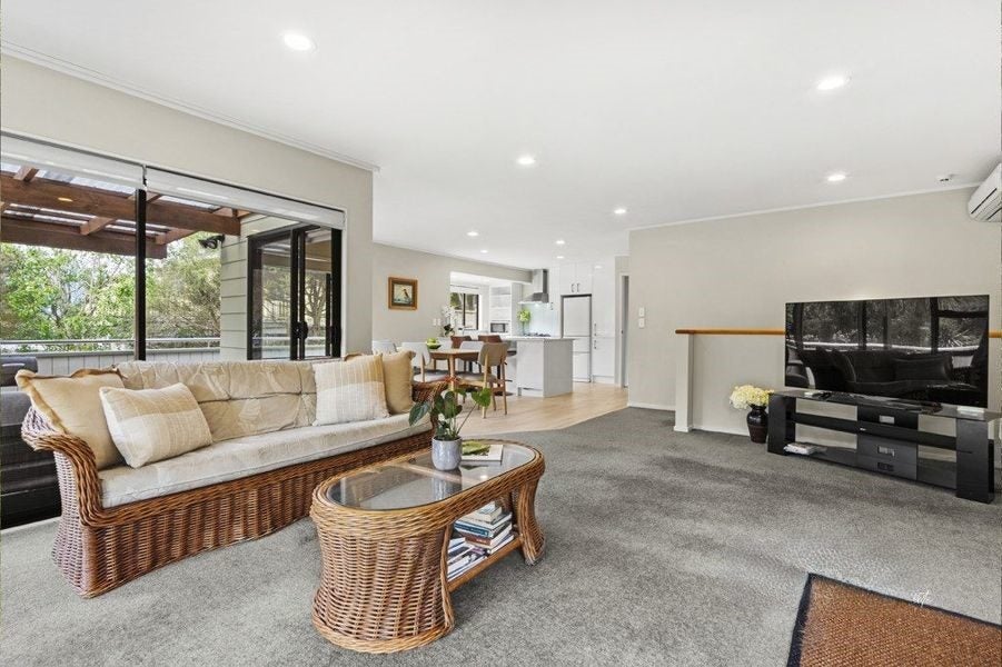 126 Lynn Road, Bayview, Auckland - Carousel 2