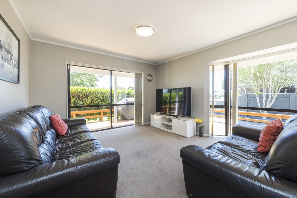 125 Amberley Avenue, Highbury, Palmerston North - Carousel 2
