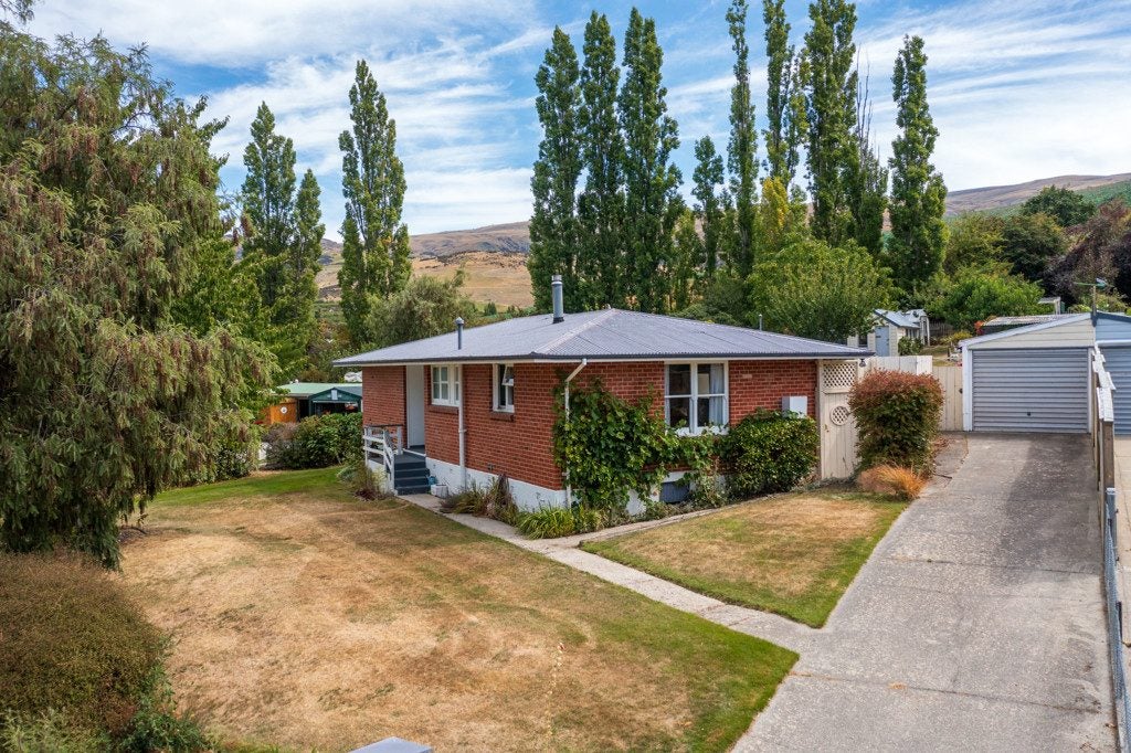 13 Tamblyn Drive, Lake Roxburgh Village, Roxburgh - Carousel 1