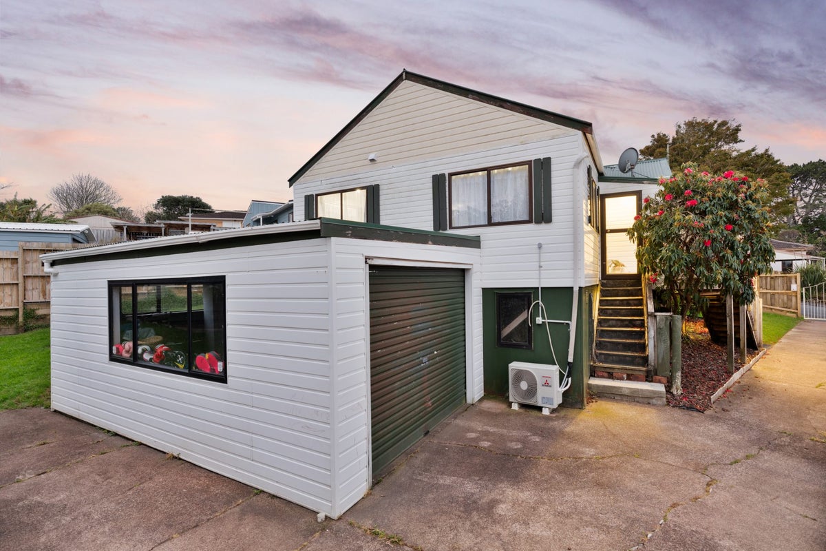 57 Anich Road, Massey, Auckland - Carousel 21