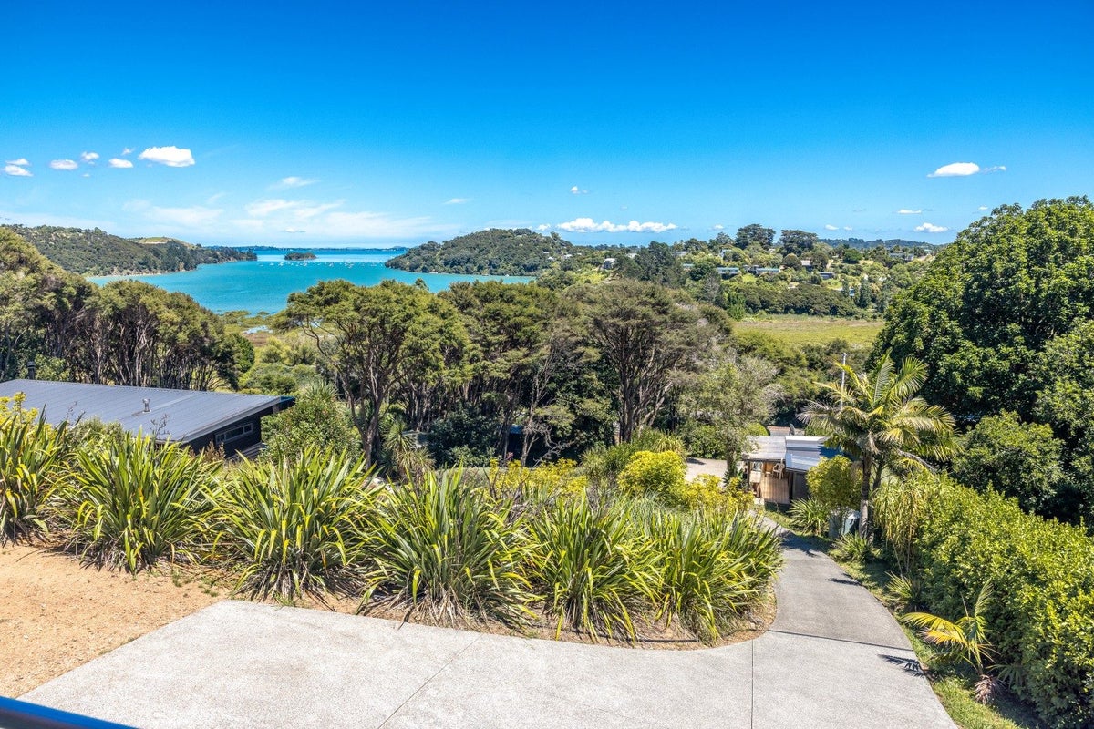 166 Ostend Road, Ostend, Waiheke Island - Carousel 23
