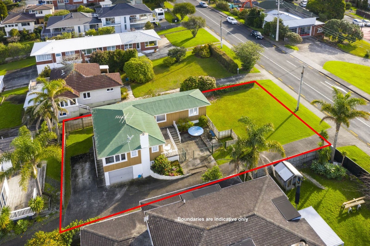 1/14 Knights Road, Rothesay Bay, Auckland - Carousel 1
