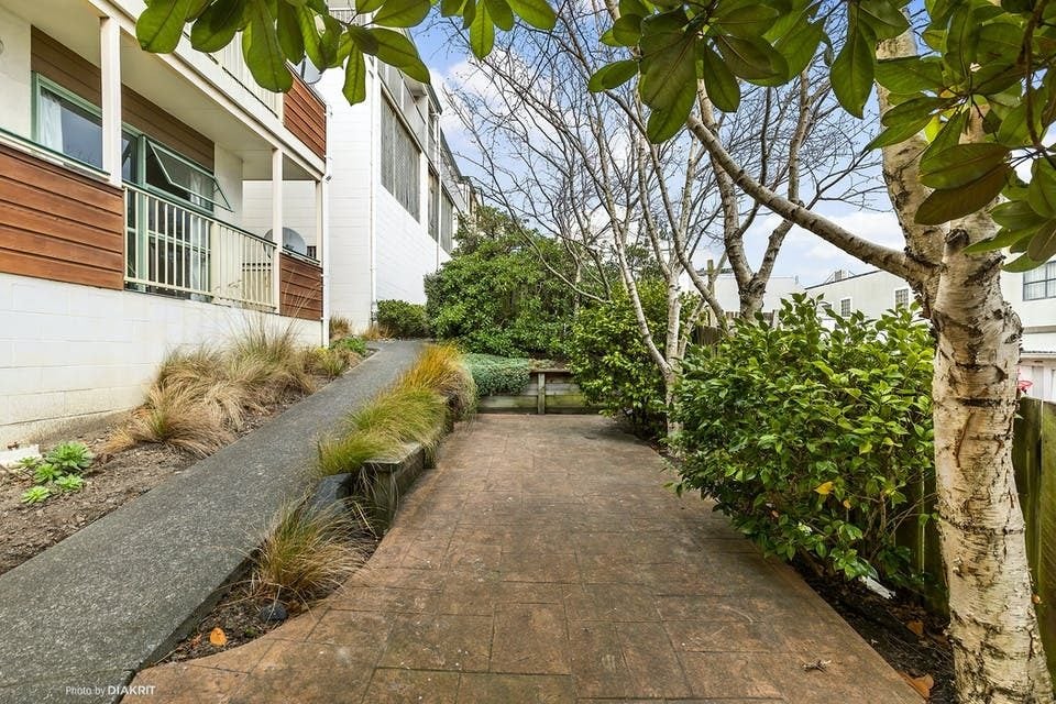 25/8 Girton Terrace, Mount Cook, Wellington - Carousel 12