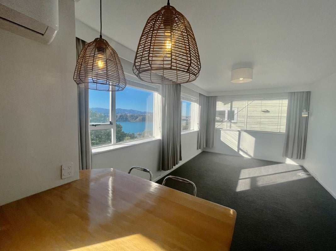 2/53 Grafton Road, Roseneath, Wellington - Carousel 1