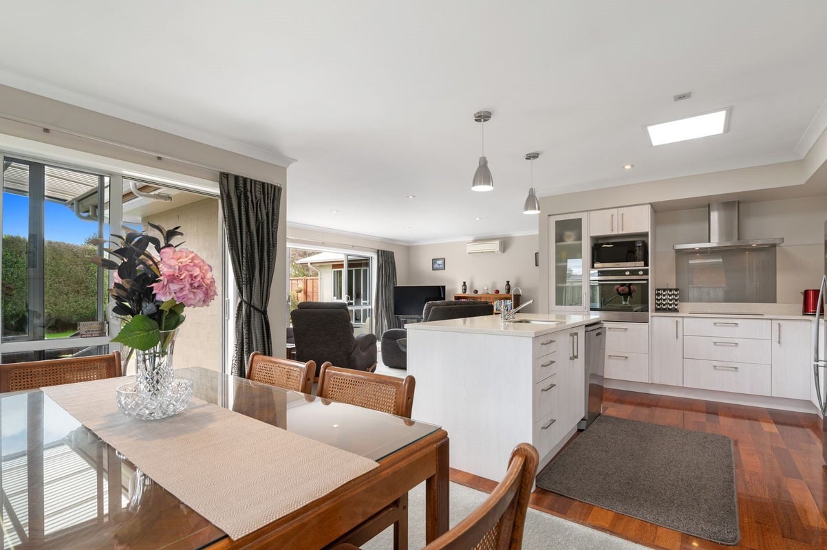 16 Holden Avenue, Holdens Bay, Rotorua - Carousel 2