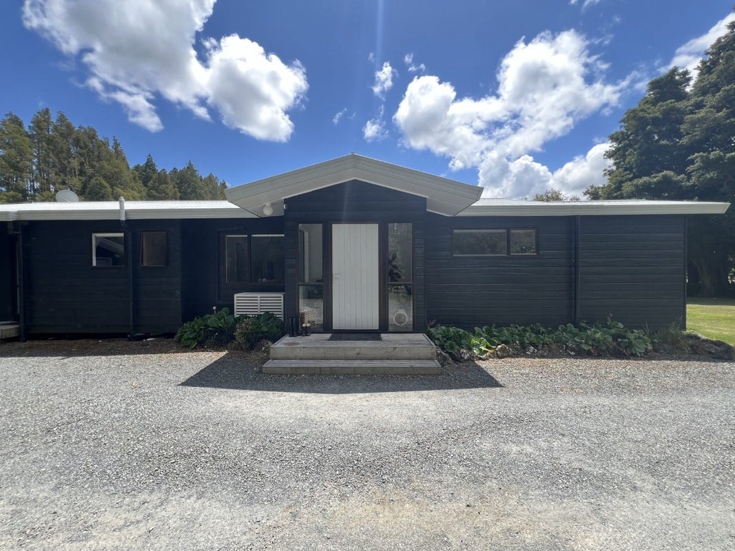 62 Smithville Road, Te Kamo, Whangarei - Carousel 1