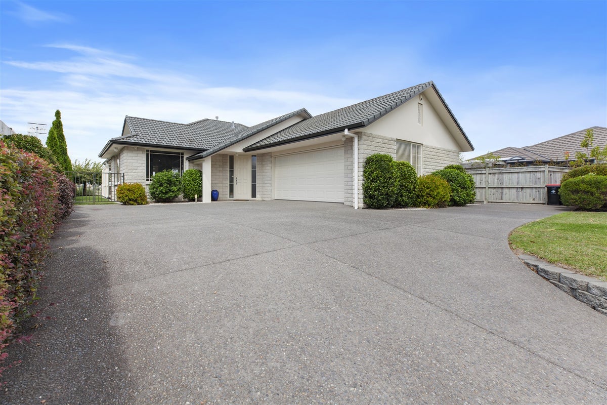 65 Hawkridge Heights, Bethlehem, Tauranga - Carousel 1