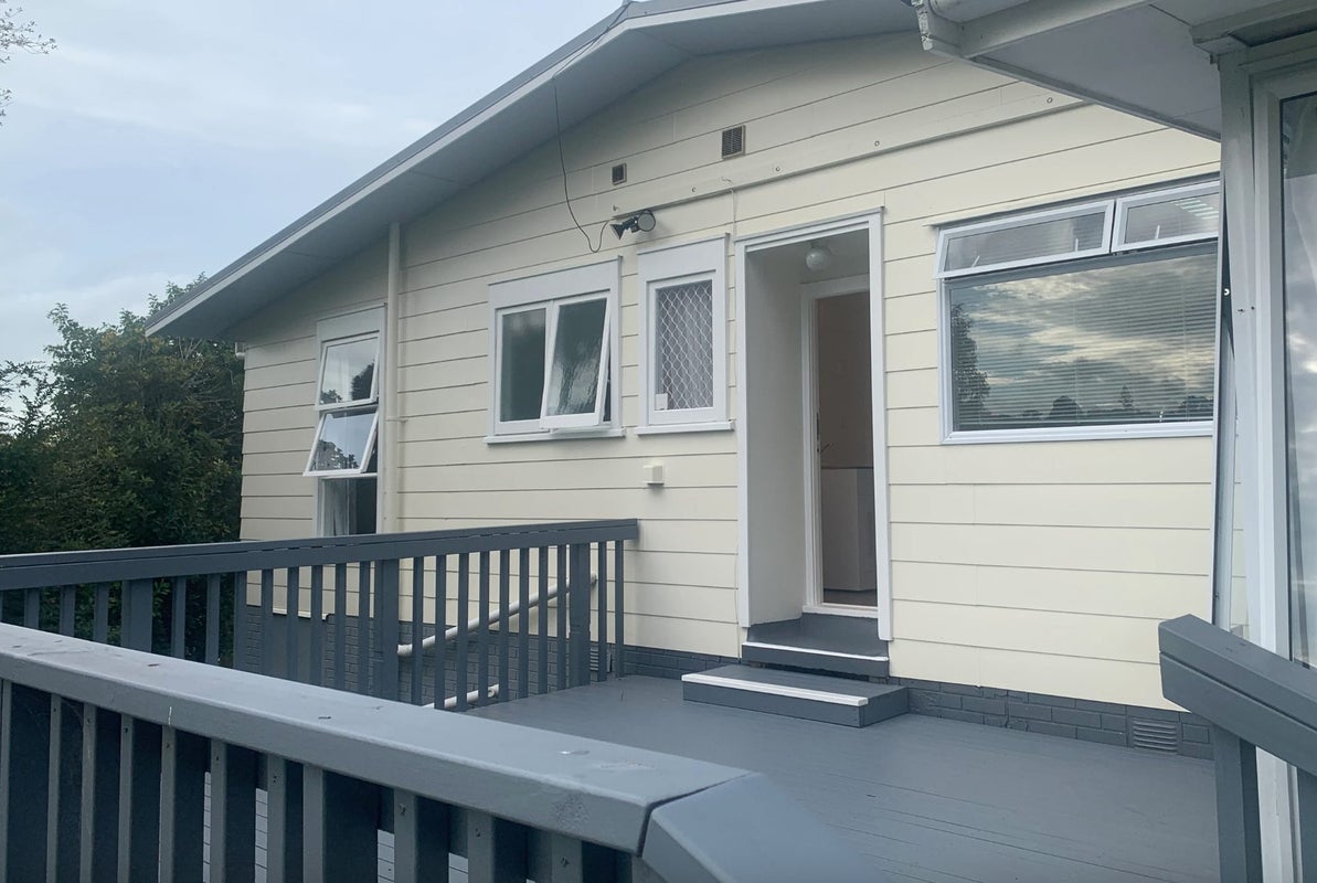 23 Cockayne Crescent, Sunnynook, Auckland - Carousel 2