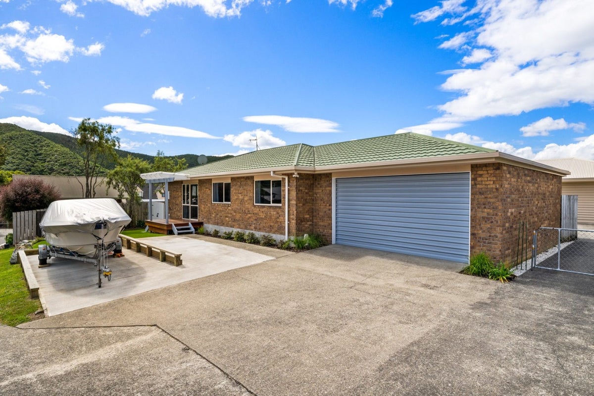 67 Moana View Road, Waikawa, Picton - Carousel 1